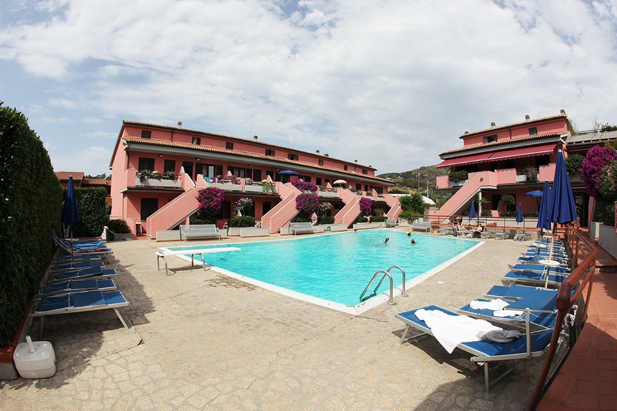 Elba Vip Aparthotel Porto Azzurro Exterior foto