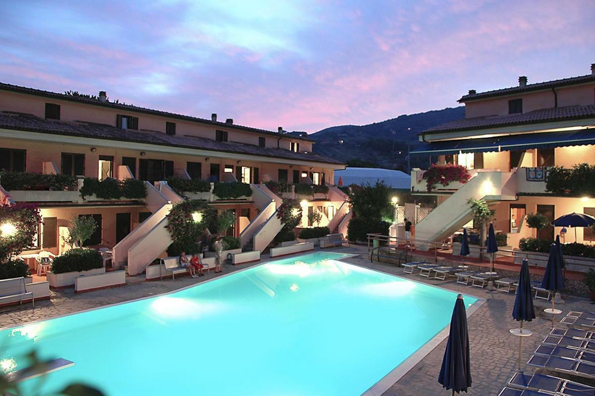 Elba Vip Aparthotel Porto Azzurro Exterior foto