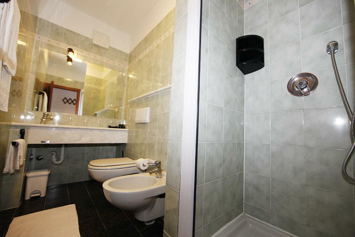 Elba Vip Aparthotel Porto Azzurro Exterior foto